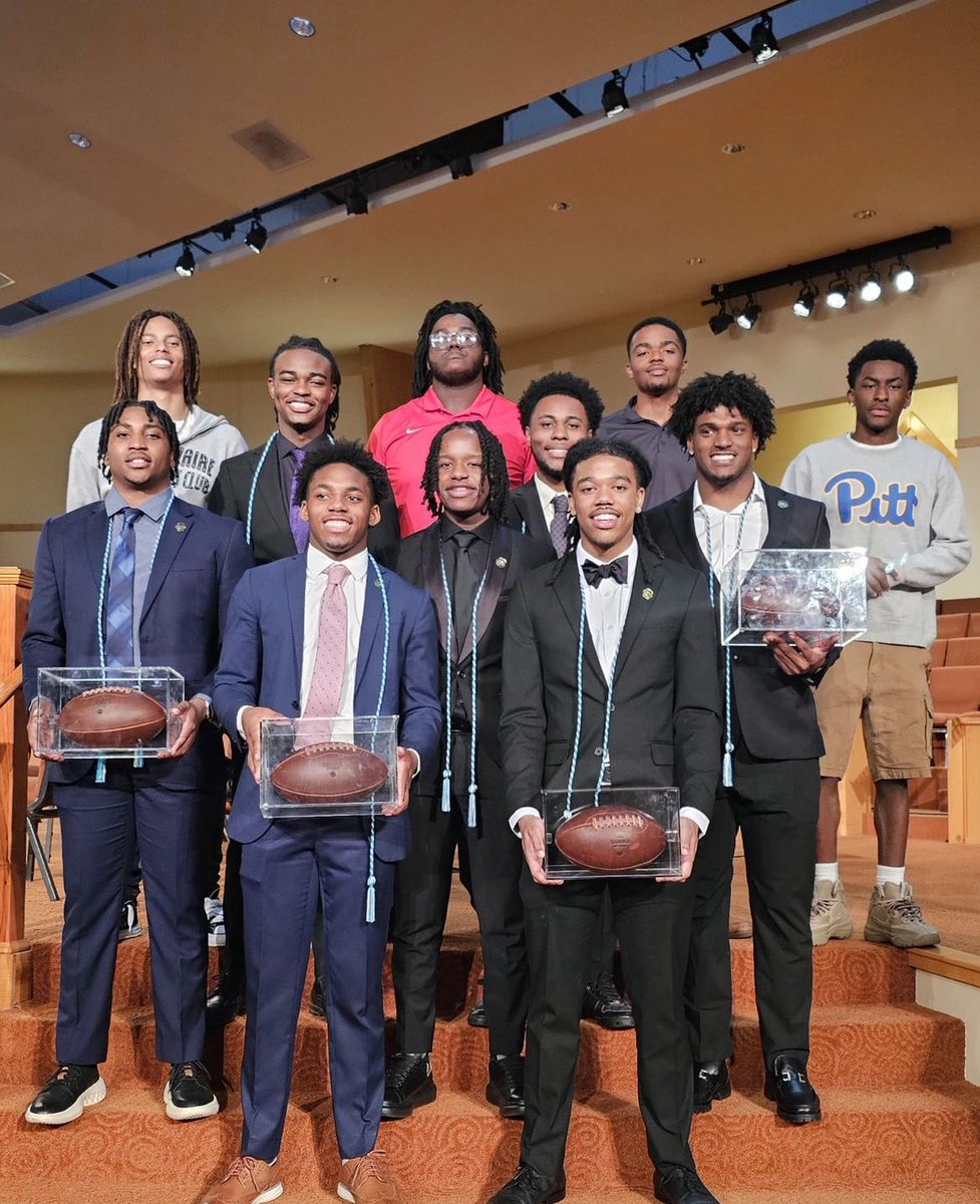 UofD &amp; MGP Alums! 
@UDJ_BeardedAP
<a href="/UofDJesuit/">U of D Jesuit</a>