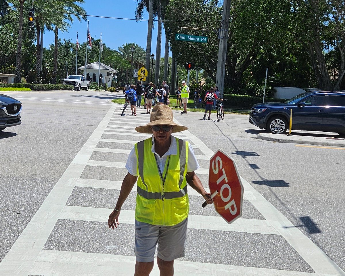 Yesterday afternoon our Traffic team, in partnership with @pbcgov and @PalmBeachTPA staff conducted a safety education outreach event at @CalusaES Elementary to join kids & parents for National Bike & Roll to School Day. In conjunction with #NationalBikeMonth, this initiative…