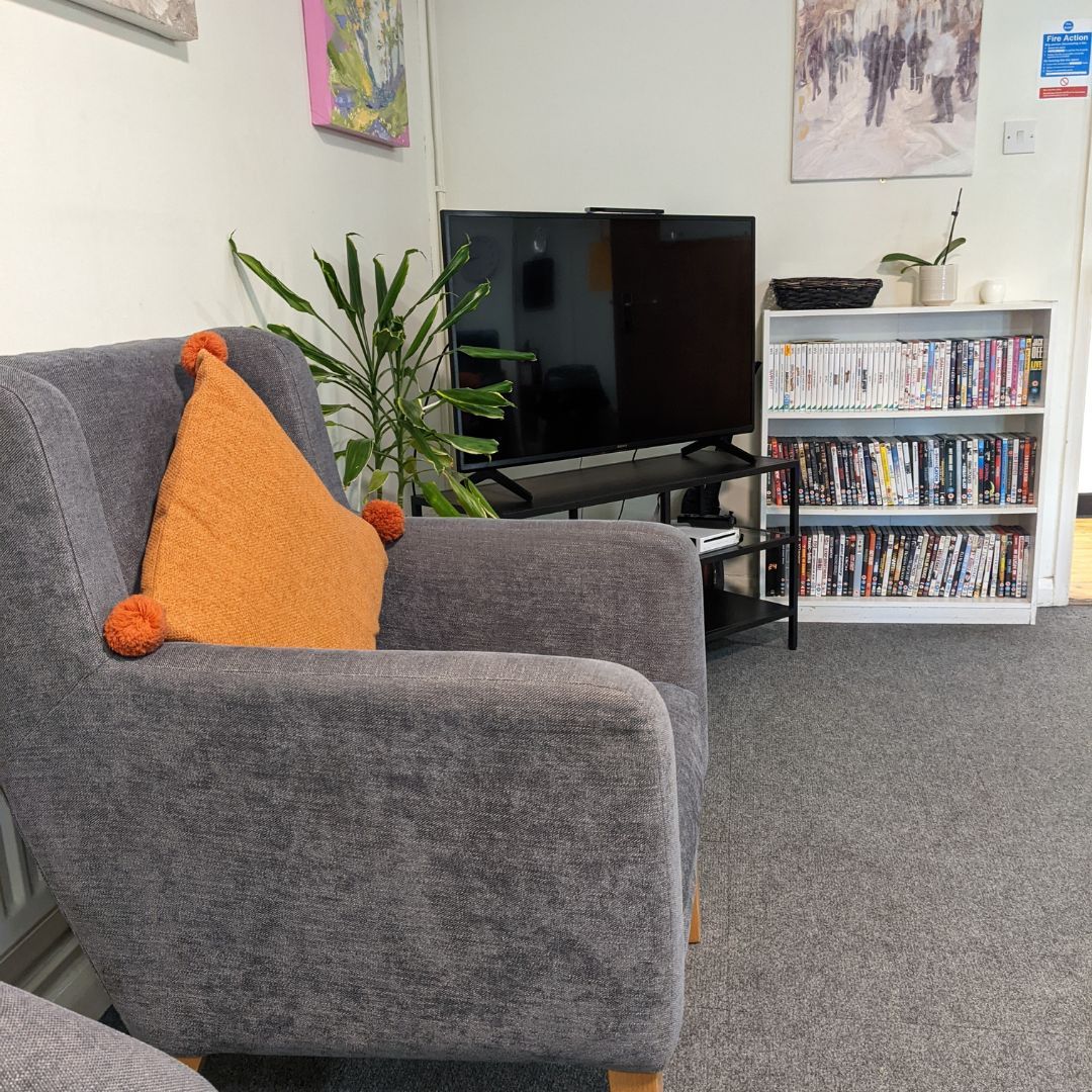 We have a lounge area where residents can watch TV, play board games, read or just have a chat. It is here that many strong friendships have been formed. Residents often find comfort and encouragement in other residents who understand what it feels like to be facing homelessness.