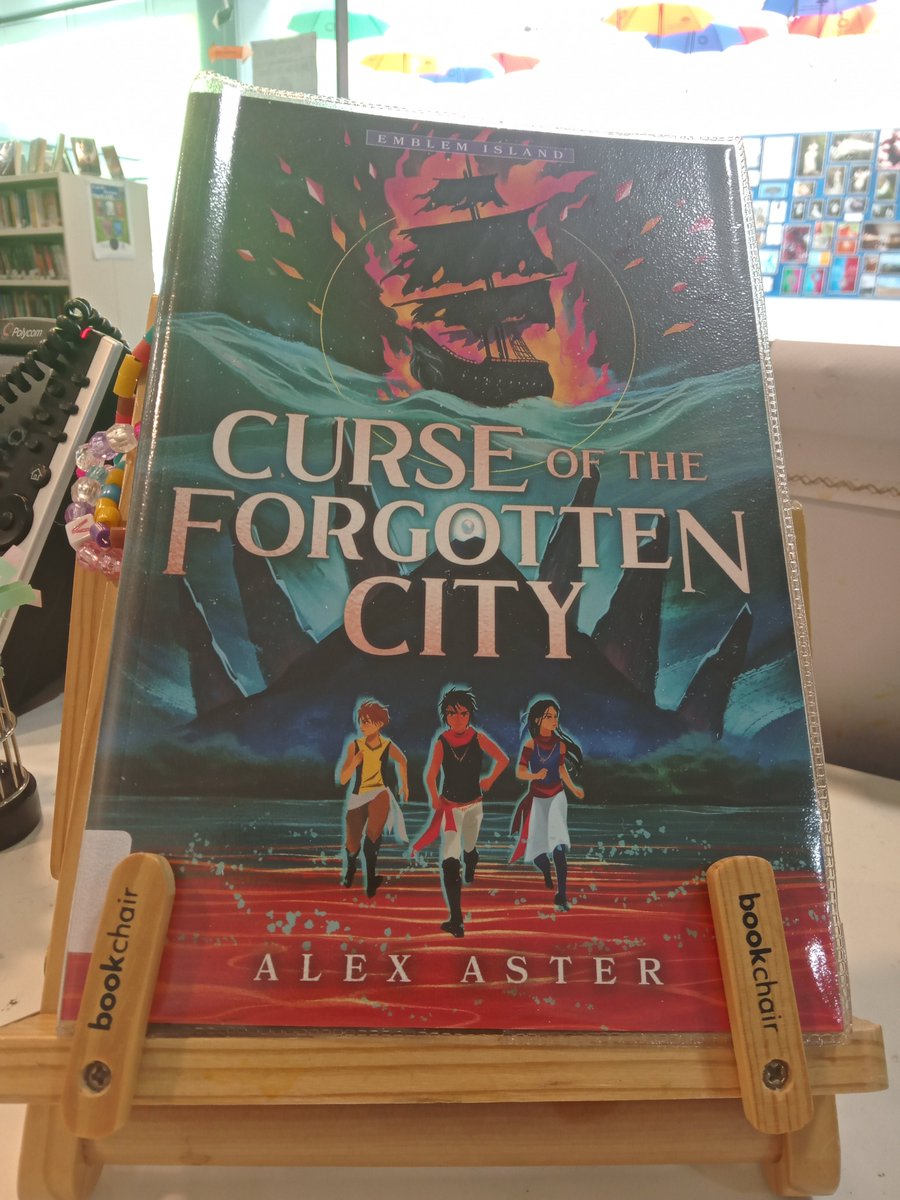 Our #bookoftheweek Curse of the Forgotten City @byalexaster A great action and adventure story @SourcebooksKids