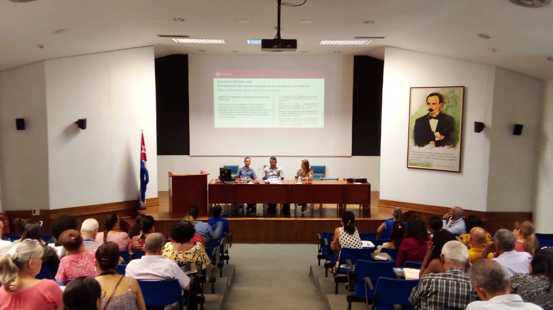 Participan auditores, directivos, jurídicos y especialistas de control interno de las empresas y la presidenta de #BioCubFarma @MaydaMauriBCF, con el acompañamiento del Vicecontralor Darlan Dalmau y Contralor Jefe Lemay Fernández, ambos de la @ContraloriaCuba