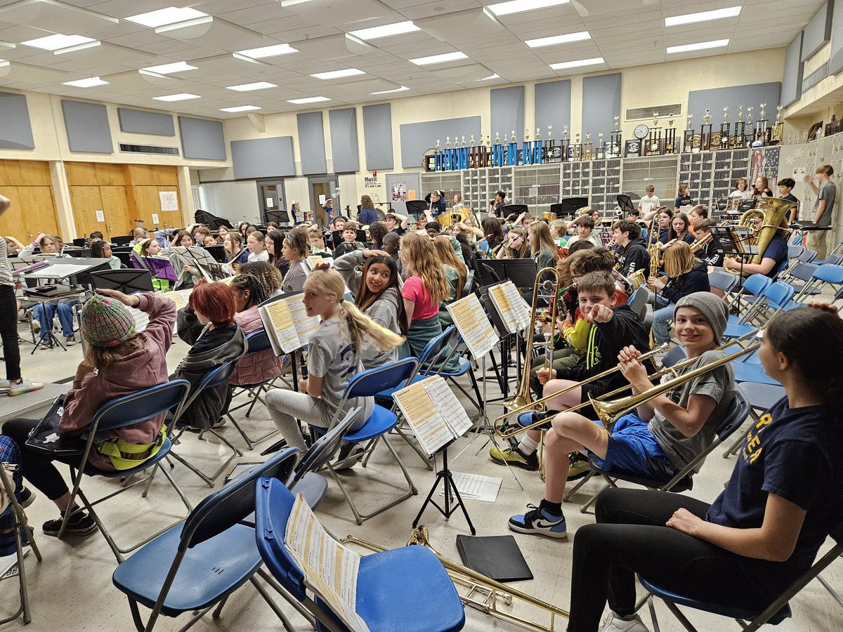 Fraser 6th grade band rehearsing in the high school band room to prepare for tonight's concert <a href="/FraserSchools/">Fraser Public Schools</a> ! Sounding great under Mrs. Krantz direction!