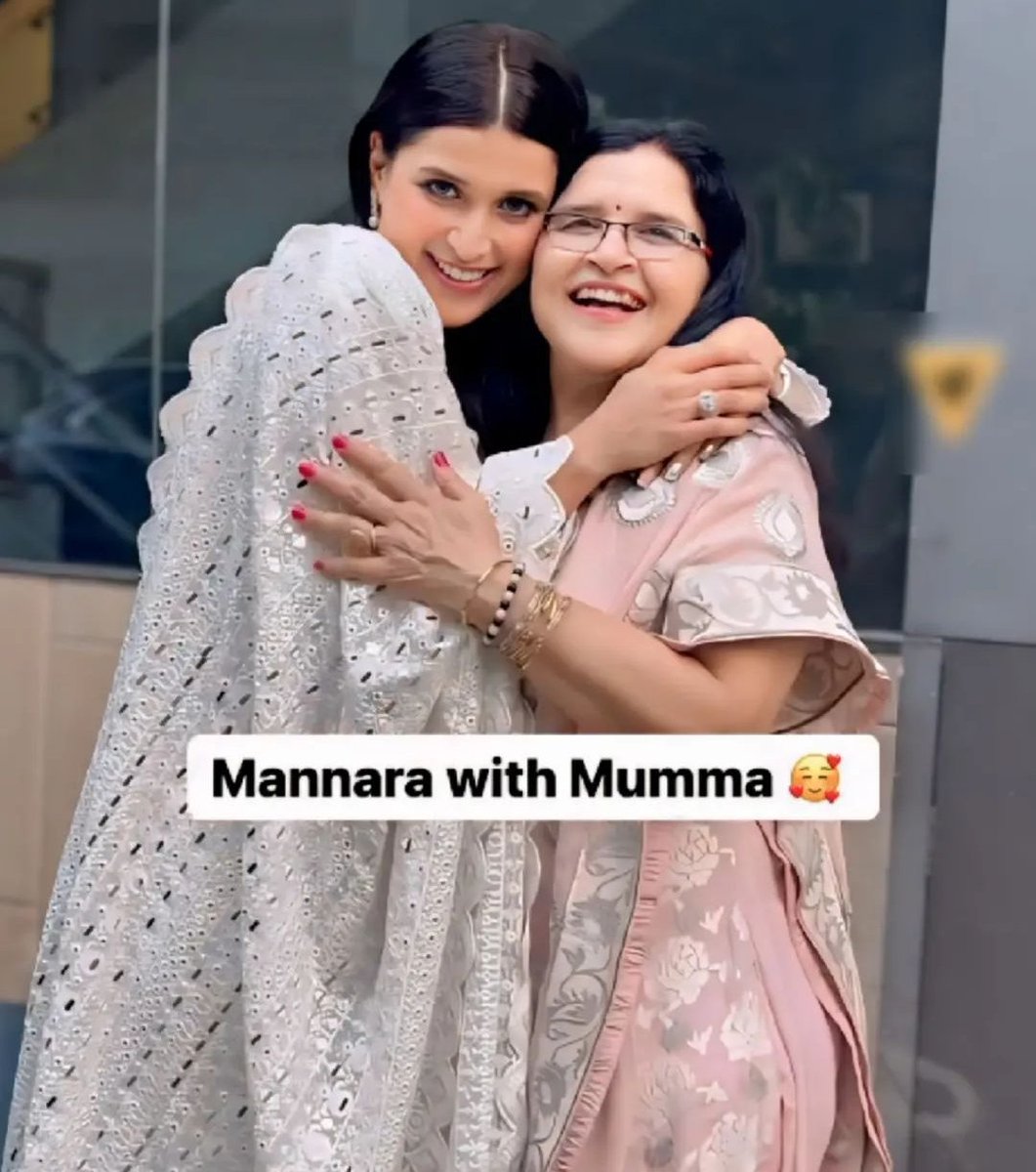 Clash of Cute Vibes🫶😍.
@memannara with her mom😇.

Keep shinning like the brightest STAR 🧿🤘.

#MannaraChopra #MannaraKiTribe 
#Mannarians