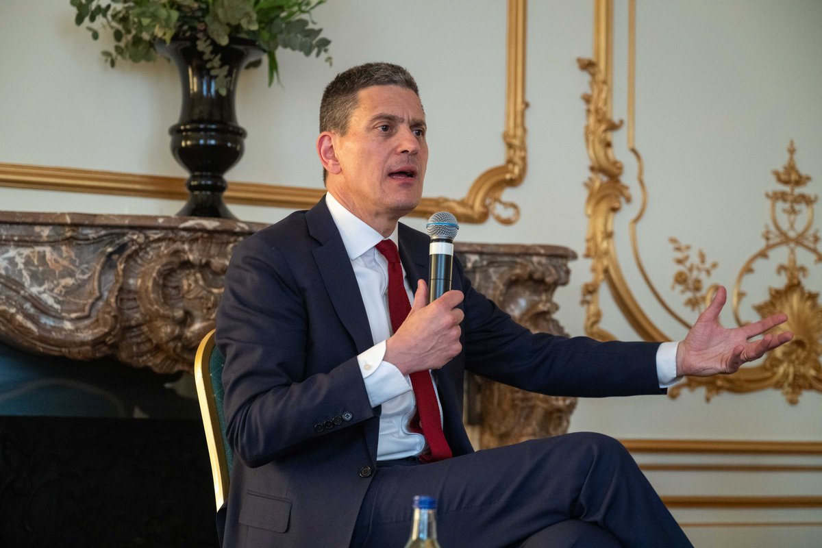 “Britain and the EU need a new relationship on foreign policy ... It should be a reboot,' said former UK Secretary of State for Foreign Affairs @DMiliband in the 2024 Henry Grattan Lecture at the @IrelandEmbGB last night. More here: bit.ly/4bu70NU