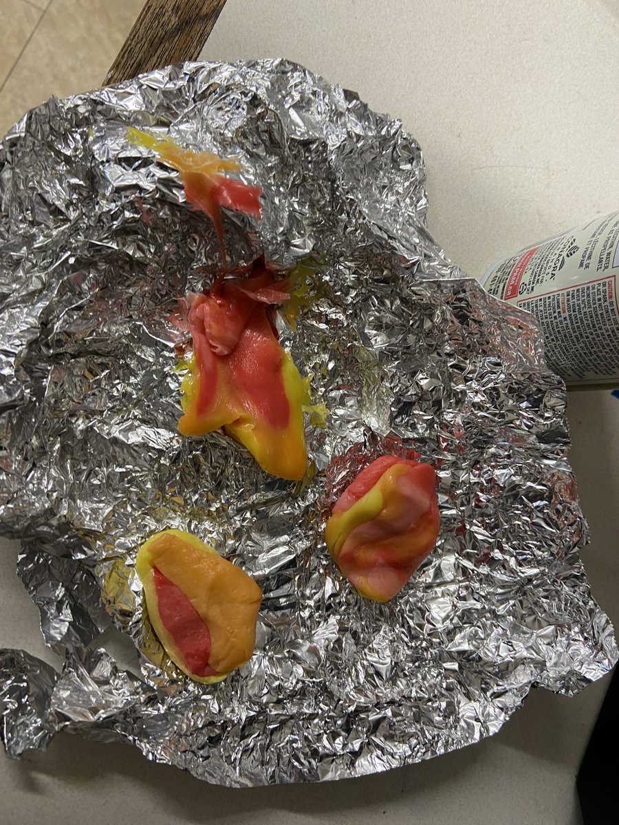 place_echo's tweet photo. Grade 3/4 used fruit chews to learn about the rock cycle! @GEDSB https://t.co/9LYbnEqqXw