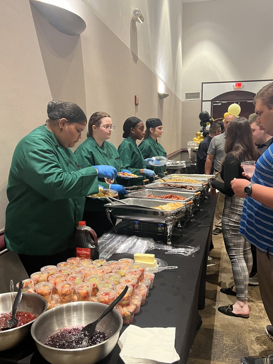 KP culinary arts comes through with another amazing meal! Today they served a full breakfast for our Community Appreciation Breakfast! 🥓🍳#WeAreKPark