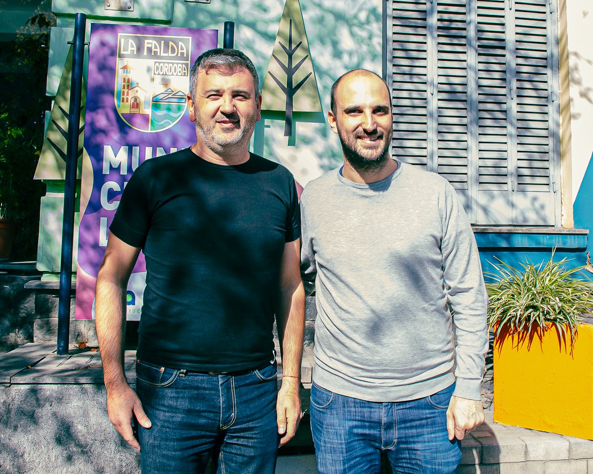 agenciacbajoven's tweet image. #LaFalda 📍 Mantuvimos una reunión con el intendente de la ciudad, @DiemingerJavier , donde presentamos las iniciativas y programas que venimos llevando adelante desde nuestra Agencia y el @gobdecordoba . 🙋🏻‍♀️🧑‍