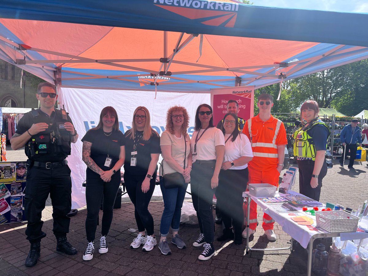 Today we have had the pleasure of working alongside @NetworkRailEM, @DerbyshireFRS and @DerbysPolice at Ilkeston Market discussing safeguarding vulnerable people, the dangers of misusing the railway network and crime prevention advice #VIAWG #guardiansoftherailway