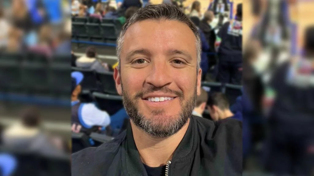 Read about @WorldWideWob's journey to @SIRIUSXM and his thoughts on the sports media industry in this feature by BSM's @derekfutterman. >>barrettsportsmedia.com/2024/05/08/rob…