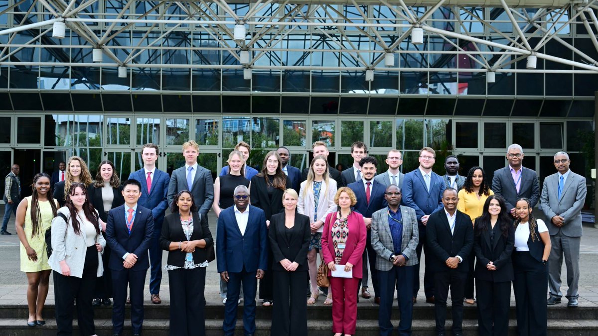 This is #StudentResearch in action! <a href="/KingsAtWestern/">King's at Western</a> students visited the United Nations Economic Commission for Africa and applied their academic knowledge to address real-world economic challenges, highlighting the significant impact of #ExperientialLearning.

📸: <a href="/ECA_OFFICIAL/">ECA</a>