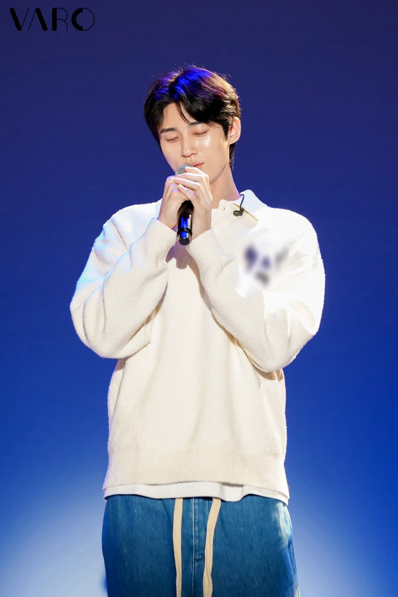 byeonwooseokfan's tweet image. 변우석                              류선재