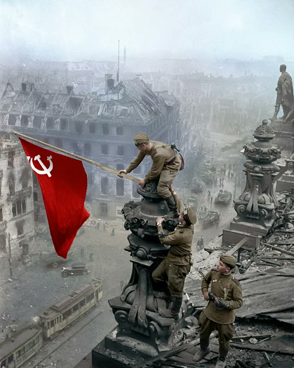 elprofeborda's tweet image. "Todo ser humano que ame la libertad tiene una deuda con el Ejército Rojo que jamás podrá terminar de pagar".