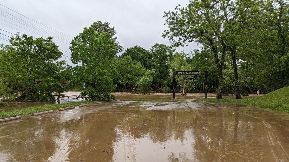 I 've been out in Gallatin this morning trying to talk to folks impacted by the flooding. Started out at Station Camp Greenway near Long Hollow Pike. Water was high and rapid. It had clearly just receded from the parking lot.