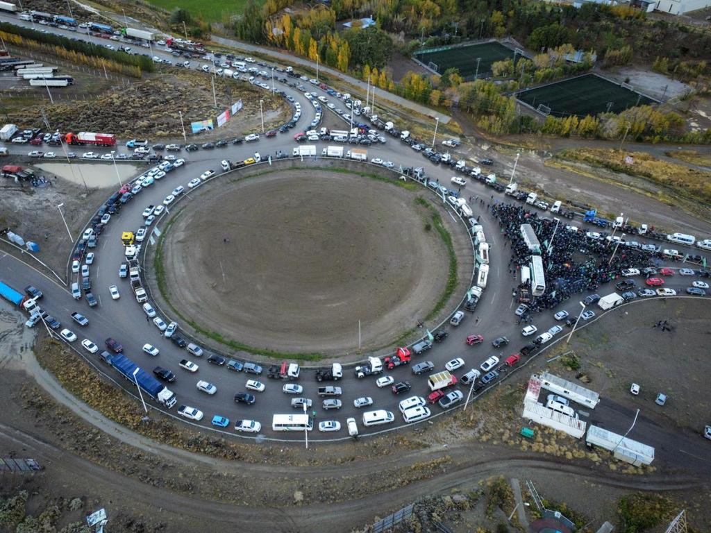 CamionerosChub's tweet image. #Parazo #9M 

#Camioneros en #Chubut encabeza la medida concertada por la CGT  Nacional.

#Camioneros
#TaboadaConducción
#MoyanoesDignidad
#LaPatriaNoSeVende