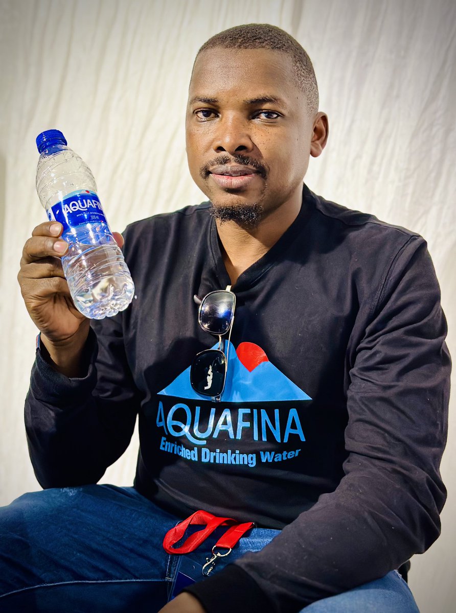 Nyowe ninza kwakira ka @AquafinaUganda 💦 nkakogotomere #RayGLiveInConcert