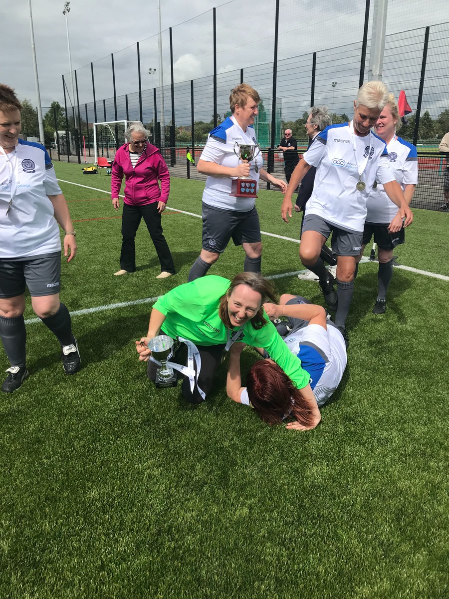 'THE LAUGHTER DURING THE GAME IS INFECTIOUS AND CONTINUES LONG AFTER THE WHISTLE' 😂👫⚽#over70 #over60fitness #WalkingFootball #over50 #OVER40 #StayActiveTogether #ageuk #mentalhealth #BirminghamMind #funfitnessfriendship birminghamwalkingfootball.co.uk/sessions