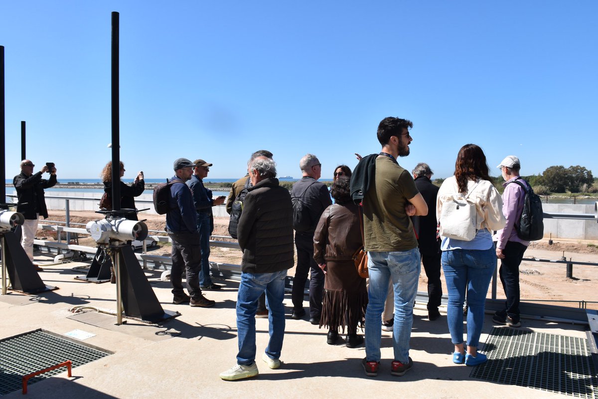 👷‍♀️Aquest matí hem visitat la dessalinitzadora del Prat, una activitat organitzada pel Grup de Treball de #PeriodismeAmbiental 👉Ho hem fet acompanyats per Laia Hernández, Dircom de la planta 👏Gràcies a tots i totes per venir i a l'ATL per obrir les portes als periodistes