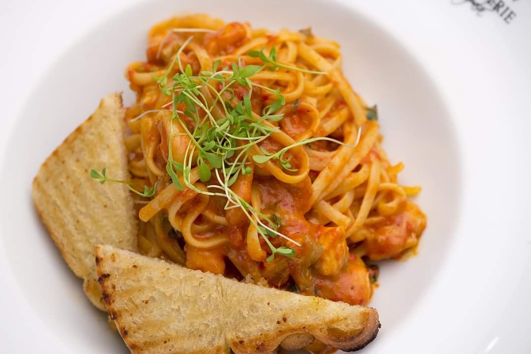 Cafesserie #DinnerIdeas- Seafood Linguine.😋🍝

#BeOurGuest #DineWithUs #OrderCafesserie #Meal