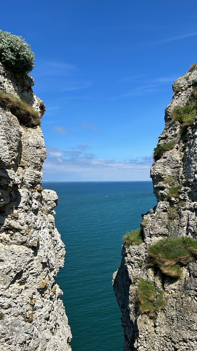 mirakhll's tweet photo. coup de cœur pour Étretat https://t.co/bDkTEJnFZt