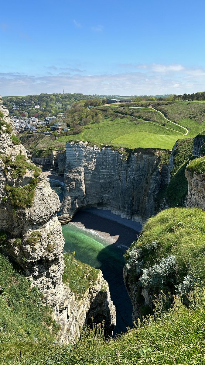 mirakhll's tweet photo. coup de cœur pour Étretat https://t.co/bDkTEJnFZt