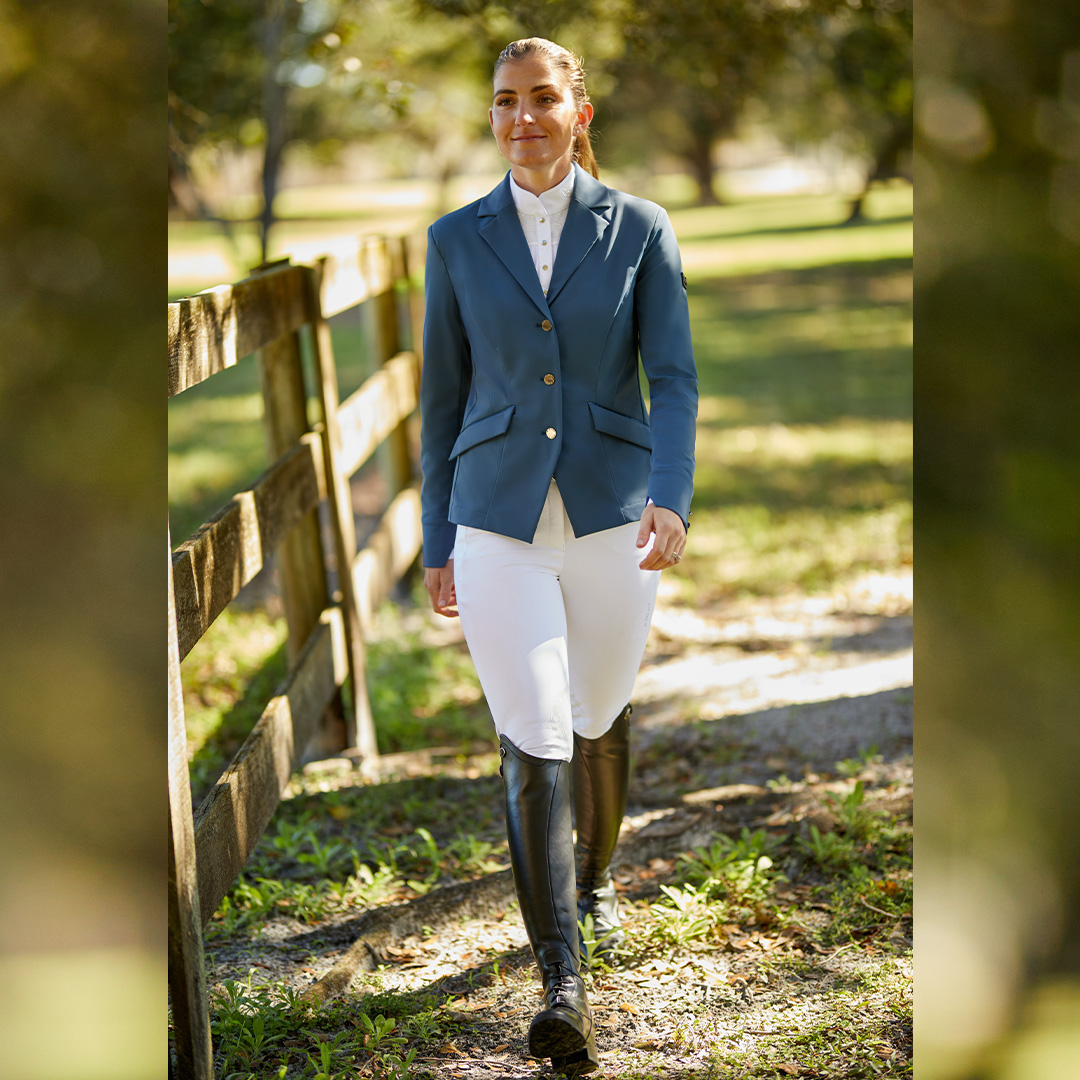 “The Meridian coat is beautiful, flattering, and incredibly comfortable, giving you the confidence you need in the show ring.” – Ariat athlete Kelli Cruciotti-Vanderveen #AriatEq