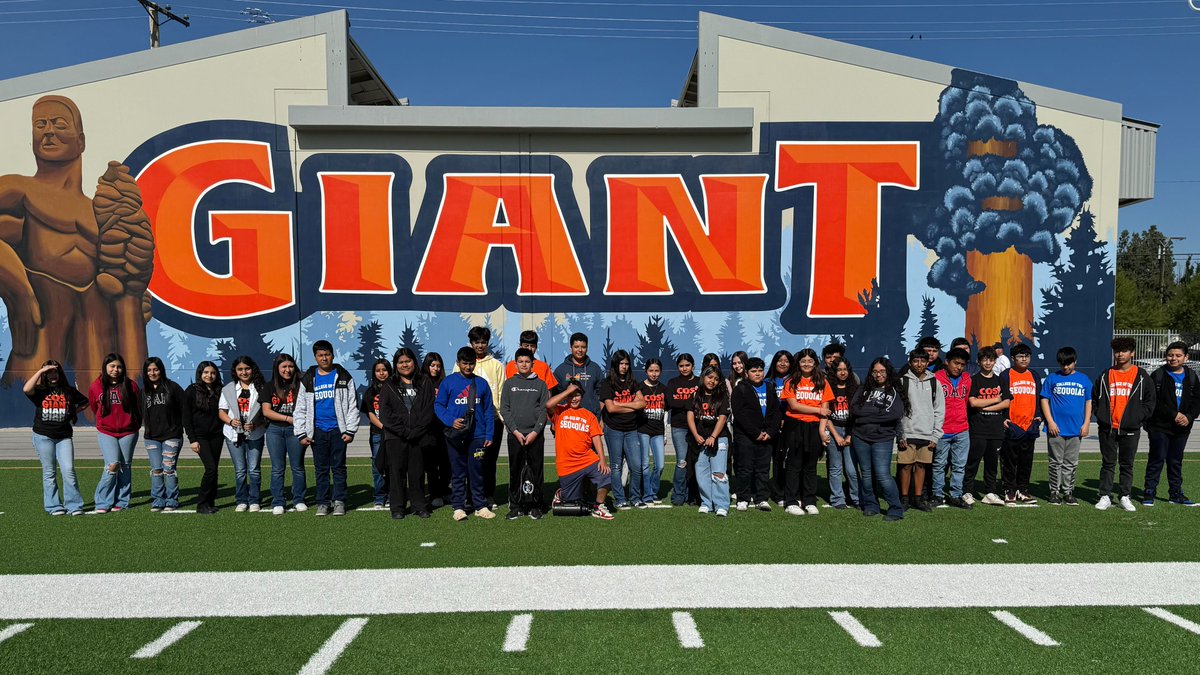 REAP Class of 2029 visited @COSGiant Coach Mendonca reminded us that we can get our first 2 years of college for FREE. Our group was fortunate to talk to 2 LHS graduates about their involvement in high school, their status at COS and future goals of transferring to a 4 year.