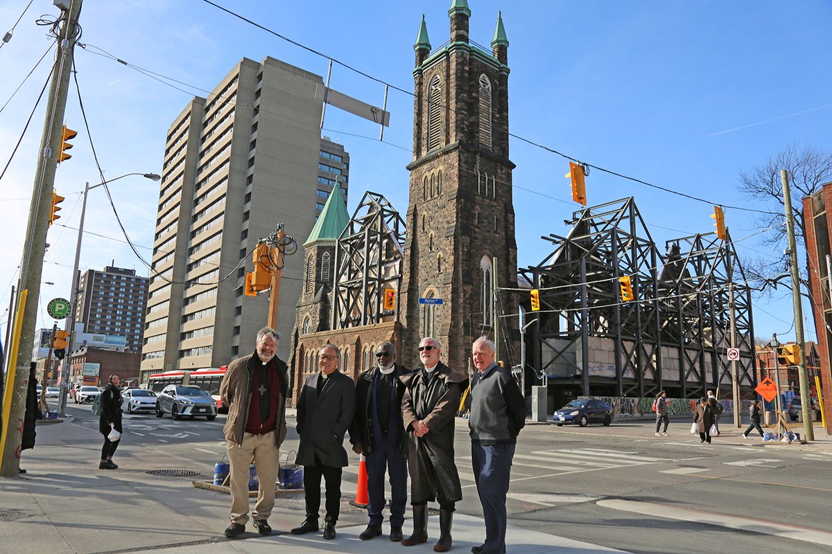 The United, Anglican, and Presbyterian churches have signed leases to share national office space in Toronto, reflecting a commitment to ecumenical relationships. ow.ly/Vx2F50RAq2A

[Photos: PJ Boyd]

#UCCan @kpmbarch @BloorStreetUC @CollecdevTO @PCConnect @generalsynod