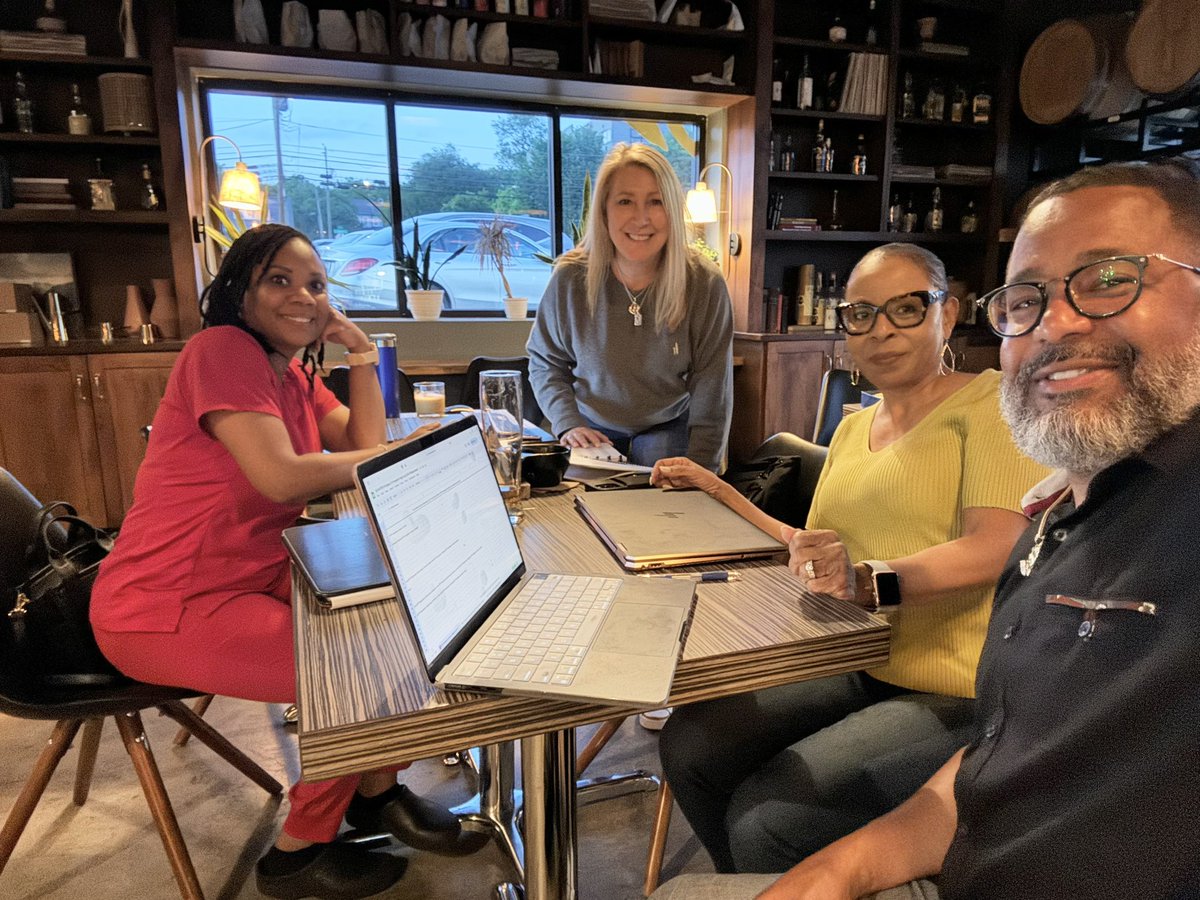 Life Sentence Reduction Committee

We are CENTERING THE VOICES WHO LOVE SOMEONE IN PRISON. 

“I never knew what my mother went through when she lost me to NO fault of her own.”

Sign up: bridgestofreedom.org