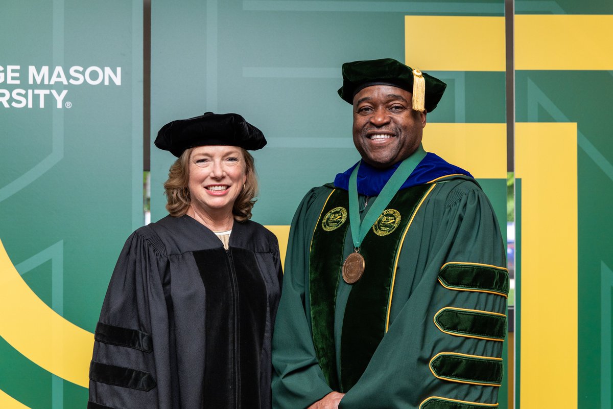 Thank you for joining us for the #MasonGrad festivities, Barbara Humpton (@SiemensUS_CEO)! It was an honor to have you as our Spring 2024 Commencement Speaker! #MasonNation #AllTogetherDifferent #MasonGrad #Mason2024