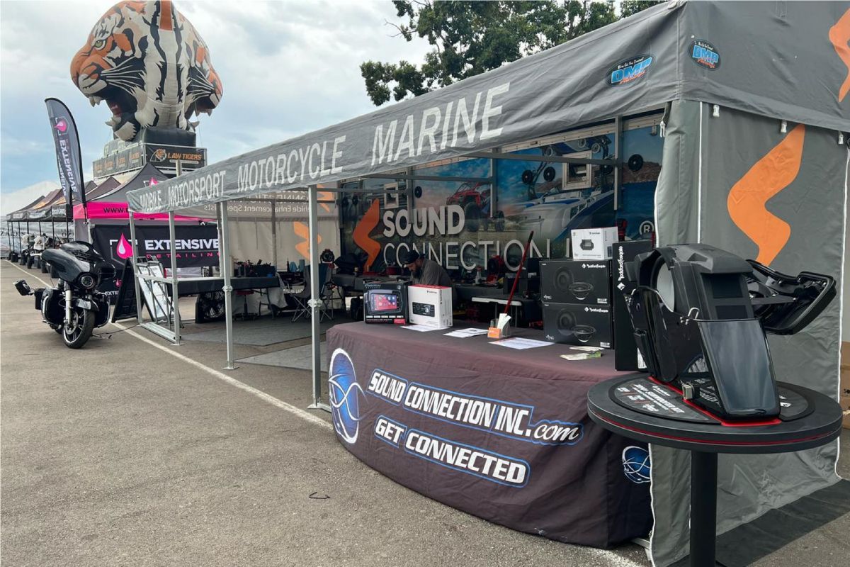 DMPAwnings's tweet image. If you do business outdoors it only makes sense that you have one of these awnings.

let's get started on your mobile outdoor store &amp;amp; workshop.

#Awnings #WeGotYouCovered #CustomAwnings #CustomPrinting

Phone: 320-237-0509
Email: dean@dmpawnings.com
Web: dmpawnings.com