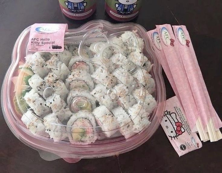 Hello Kitty sushi 🍣