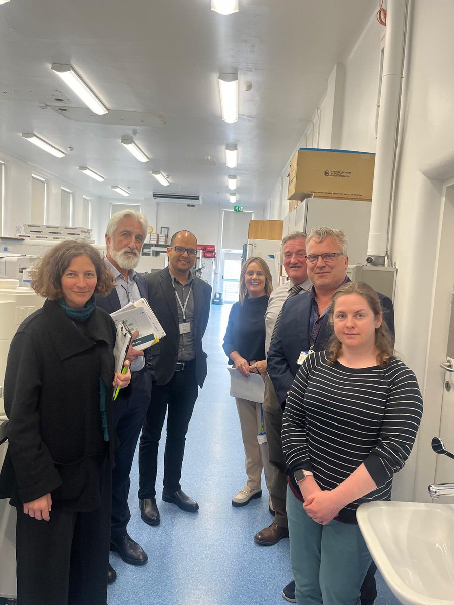 On day 2 of @OECI_EEIG audit, the review team visited SUH and LUH. A packed schedule of meetings, staff engagement and tours of the facilities to assess our Cancer Programme. Huge thanks to all our staff and the OECI review team who have been preparing for this week for some time