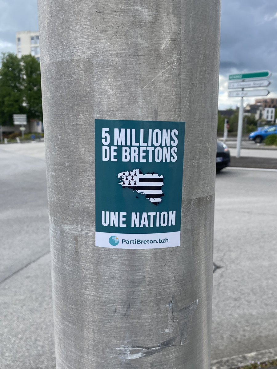 🔥 5 MILLIONS DE BRETONS, UNE NATION

➡️ Collages réalisés à Rennes, Vannes, Lannion, Dinan, Saint-Avé, Roscoff et Saint-Pol-de-Léon !