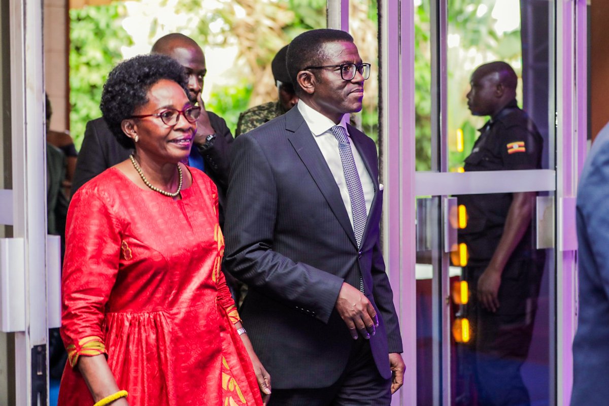 @AirtelUGMD @AirtelUGCCO @AirtelUGCMO @dabirungi @NByuma @BugandaOfficial The of Buganda Oweek. Charles Peter Mayiga and Oweek Cotilda Nakate arriving at the #NnaabagerekasBall.

#KabakaWange #ShineALightUg