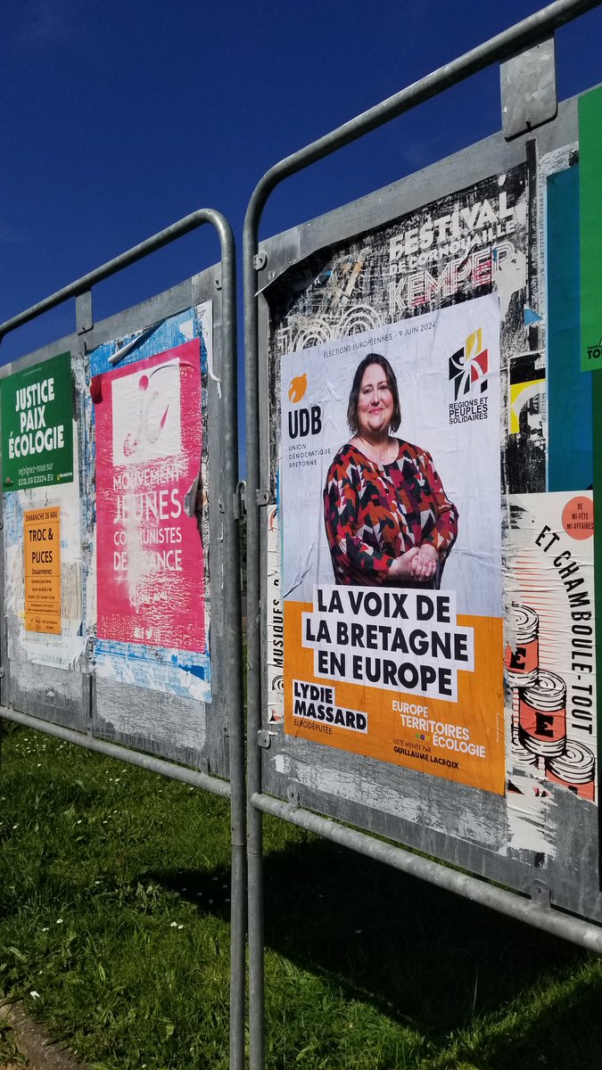 ✅ 9 mai: fête de l'Europe ✅ 9 juin: élections européennes. @LydieMassard1 est la candidate bretonne la mieux placée (2ème sur la liste @ETE_2024) pour être réélue. Pour que la gauche bretonne soit représentée à Bruxelles, votez pour Lydie Massard ! ➡️ Collage à #Douarnenez ! 👌