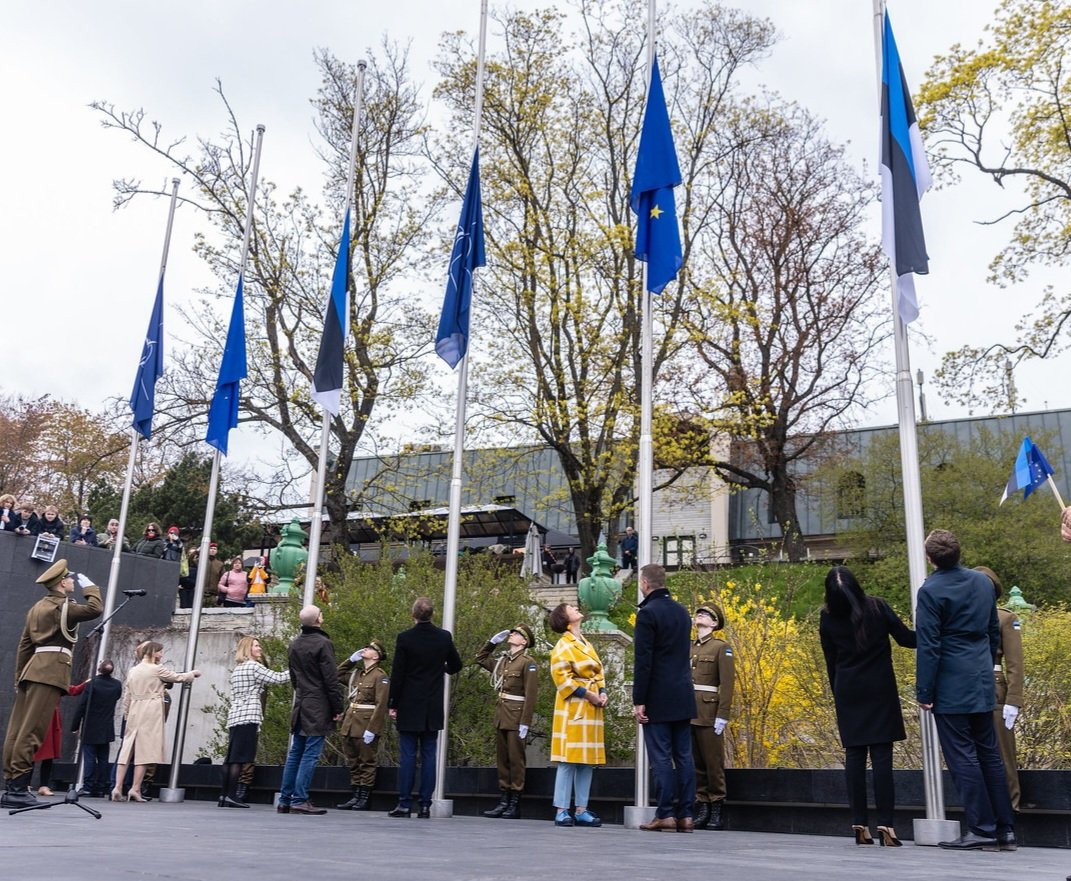 Happy #EuropeDay to all of us! Being part of one united European family with shared aims and values makes us stronger together. Let’s not be afraid of our own power. If we stay commited to supporting Ukraine until victory, we can bring sustainable peace back to our continent.