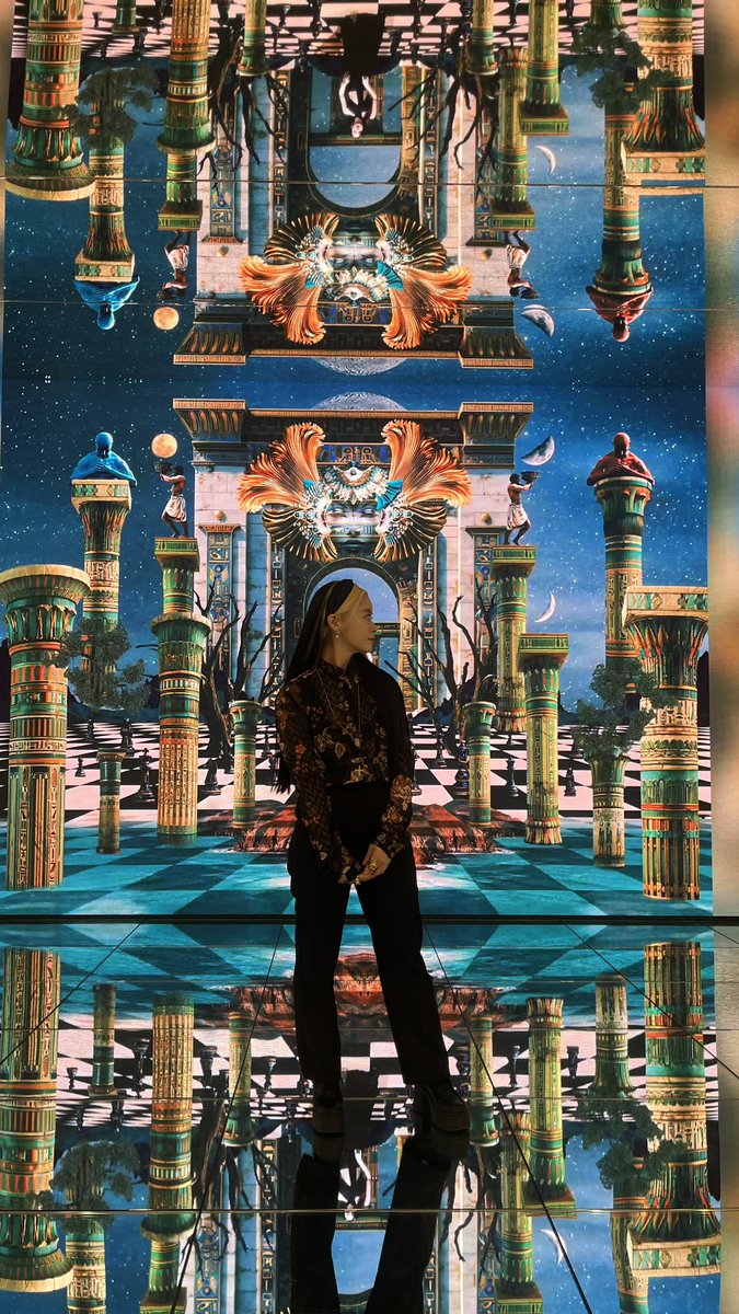 #여자아이들 #gidle #미연 #클레오파트라 #큐브 #전시 #gidle #superlady #수퍼레이디 #네버랜드 여자아이들  콜라보 전시
Regina Kim X (G)I-dle 👊🏻🙏🏻😍 #mediaart #reginakim #레지나킴