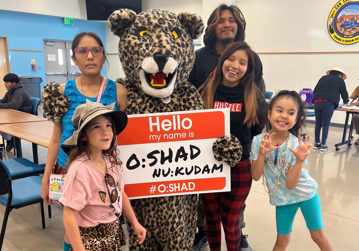 🚨 Exclusive 🚨 The latest jaguar known to be roaming S. Arizona has a new name: O:ṣhad Ñu:kudam, or “Jaguar Protector” in the O’odham language. “As O’odham we view jaguars as protectors of our people and the environment,” said Austin Nunez. azluminaria.org/2024/05/09/how…