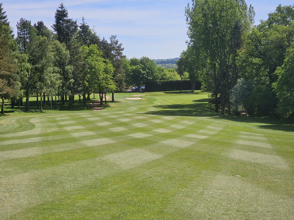 w83mulrooney's tweet photo. Course looking glorious in the sun @CandBGolfClub. Got the irrigation on over the next couple of days to keep moisture levels under control during this period of nice weather ☀️ Greens had a folia spray from @HeadlandAmenity on Wednesday. ⛳️ 🏌️‍♂️ #greenkeeper #sunnydays https://t.co/7Hkaz5LeIJ
