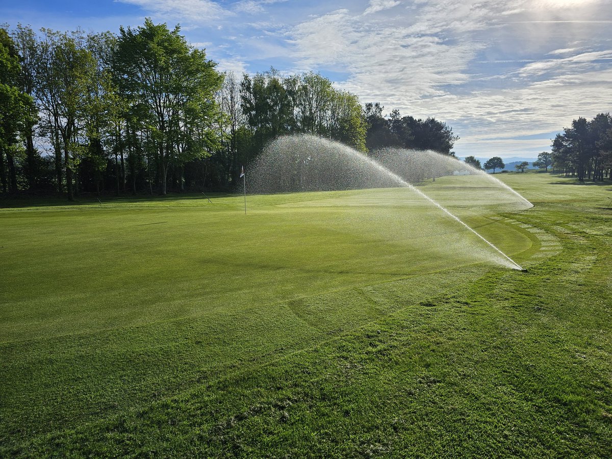 Course looking glorious in the sun <a href="/CandBGolfClub/">C&BGC</a>. Got the irrigation on over the next couple of days to keep moisture levels under control during this period of nice weather ☀️ Greens had a folia spray from <a href="/HeadlandAmenity/">Headland Amenity</a> on Wednesday. ⛳️ 🏌️‍♂️ #greenkeeper #sunnydays
