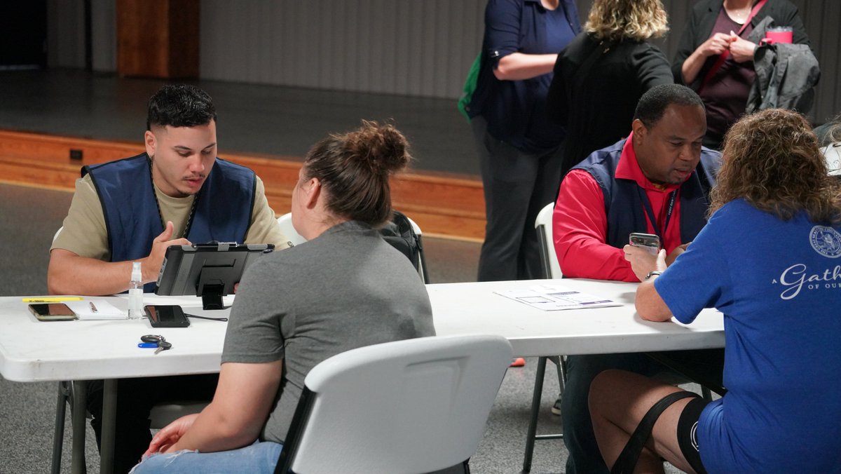 .@fema Disaster Survivor Assistance teams are available in Holdenville & Marietta to assist Oklahomans w/their recovery. 📍Hughes County Church of the Nazarene 323 S Oak St. Holdenville, OK ⏰8am-6:30pm (Daily) 📍Love County Library 500 US-77 Marietta, OK ⏰8am-6:30pm (Daily)