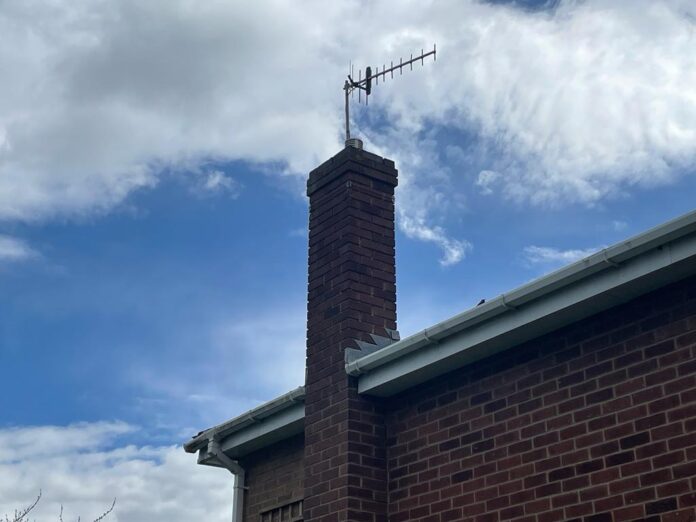 A #Nottinghamshire council has u-turned on banning chimney smoke and other forms of burning polluting fuels. 🗒️Full story: nottstv.com/chimney-smoke-…