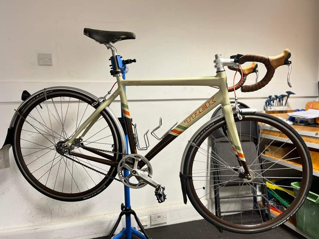 Coming to the sales floor soon. This stunning 54cm Trek 2nd District fixie.......