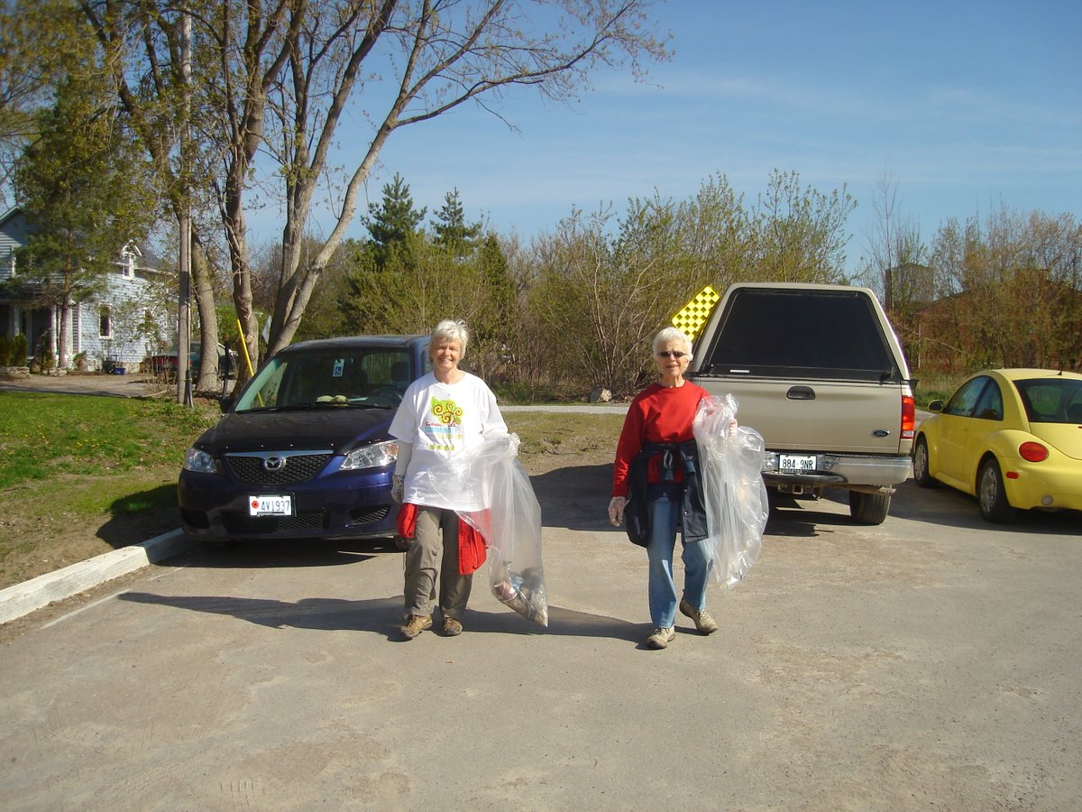 Join us celebrating achievements like @SelwynTownship, collecting 240kg of litter in 2023 community cleanup events! Interested in joining this impactful team for the 2024 #communitycleanups? Let's unite again this year: selwyntownship.ca/en/news/earth-… 🗑️💪 #actONlitter