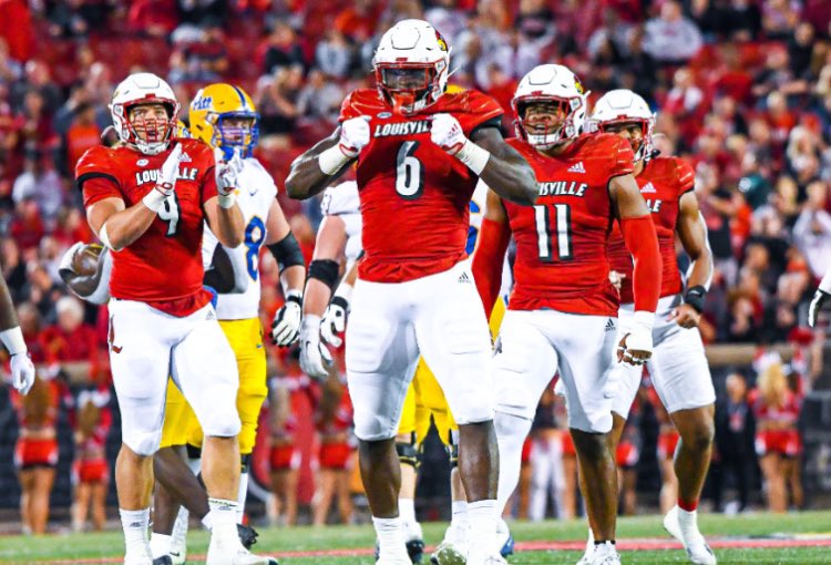 Blessed to receive and Offer from The University of Louisville🙏🏾@coachmaye3 @CoachMarkHagen @coachcook55 @fye251 @PRIMEDEVELOP251