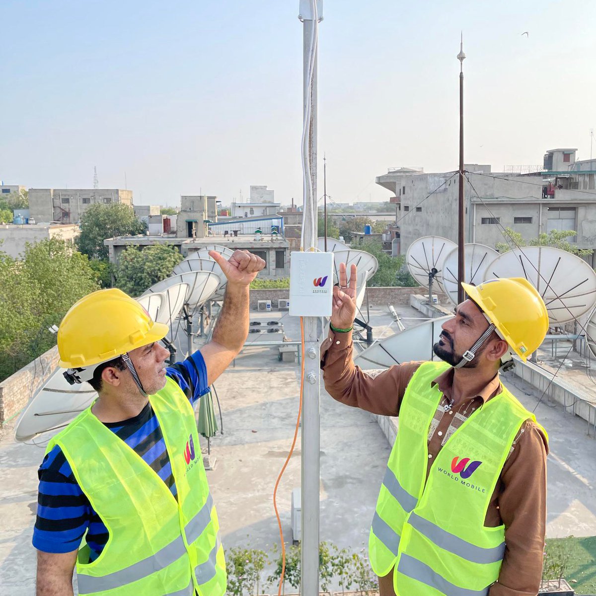 🙌 Following today's deployment, we're thrilled to announce that we've surpassed 900 deployed #AirNodes in Pakistan. 🇵🇰 But that's not all – with today's deployment, the #WorldMobile Network has officially expanded into Islamabad, the capital city of Pakistan!