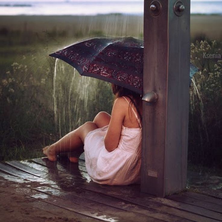 Holding on desperately
To the umbrella
Of hope
I watch the rain
Washing vigorously
The stubborn stains
Of indifference 
And intolerance
In the air

#poetry #Poeminatweet #poembyrashmi #micropoetry #poem #poetrycommunity