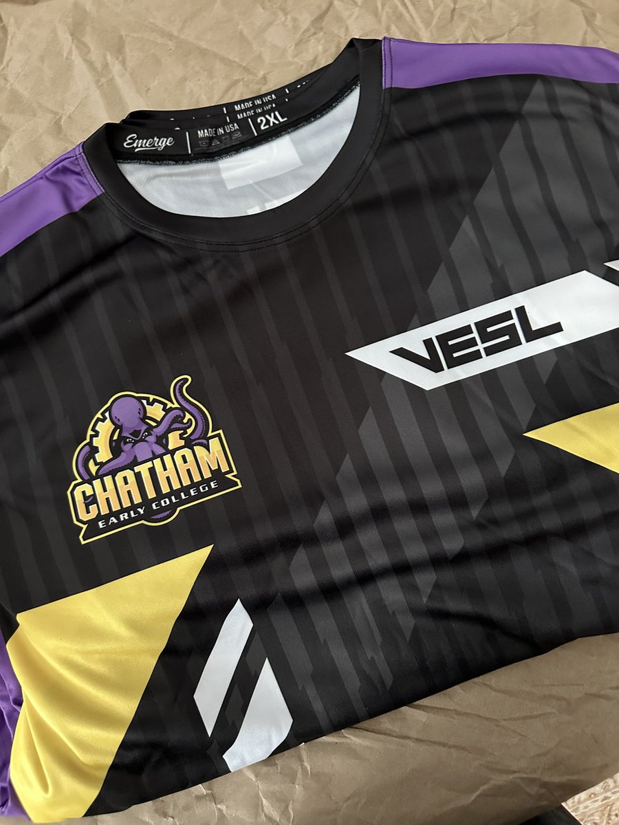 👀 Fresh off the sewing table and in route to the first @veslgg Varsity Esports & STEM League Regionals 👏👏