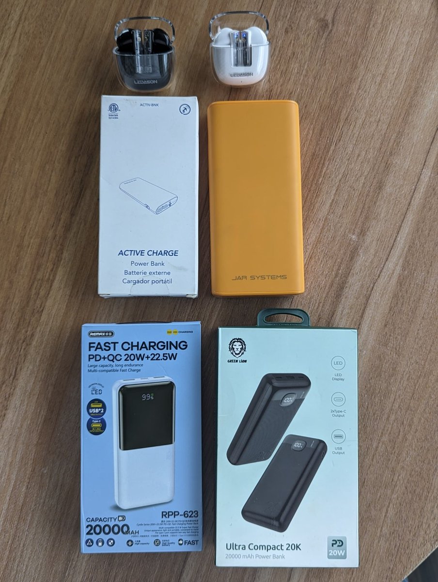 calebyung's tweet photo. How fast can you sell power banks https://t.co/JJM8Mzahqx