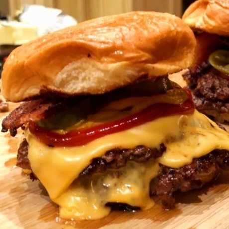 Bacon 🥓 Double Cheese 🧀 Burger 🍔  homecookingvsfastfood.com 
#homecooking #food #recipes #foodpic #foodie #foodlover #cooking #hungry #goodfood #foodpoll #yummy #homecookingvsfastfood #food #fastfood #foodie #yum